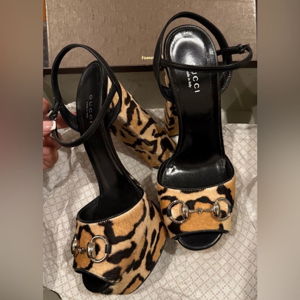 SOLD!!!!! Gucci Vernice Heels